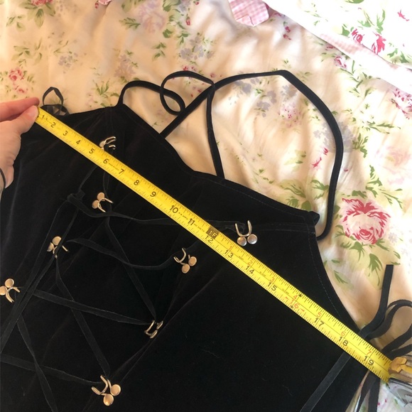 For measurements - Picture 2 of 3